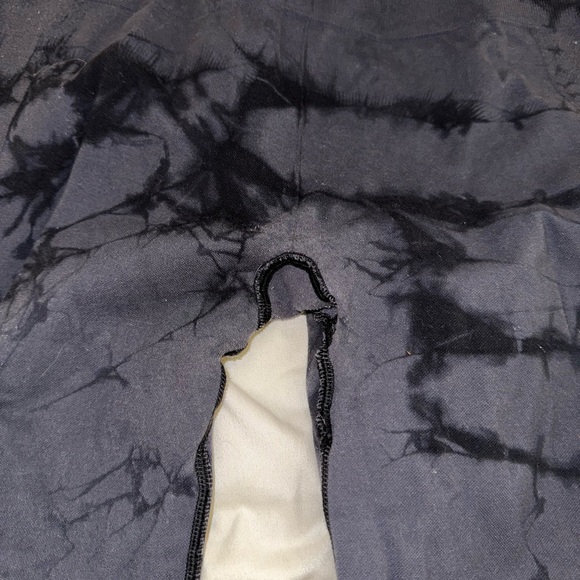 Lululemon Flow and Go Tight Leggings - Picture 5 of 8